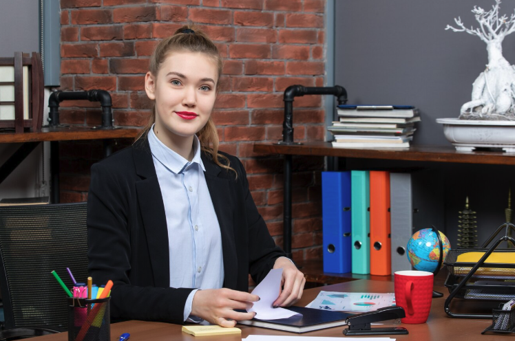 레이디퀸이 선사하는 특별한 커리어 발견: 여성 전용 일자리 소개 플랫폼의 차별화된 장점